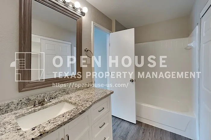 1742 Sterling Ln — Photo 9