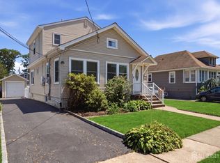30 W Park Ave, Avenel, NJ 07001