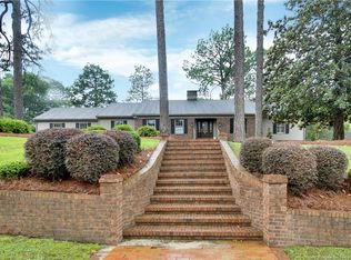 1200 Longleaf Dr, Fayetteville, NC 28305