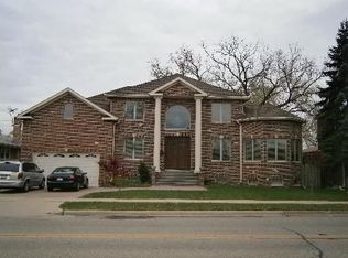 6909 Beckwith Rd, Morton Grove, IL 60053