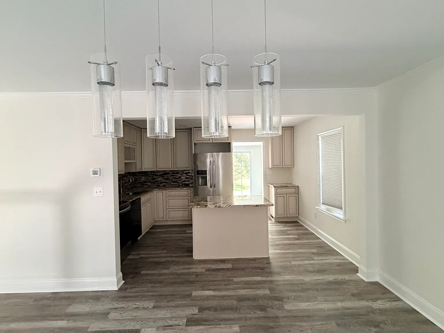 3 bed, 1784 sqft, $2,500 — Photo 3