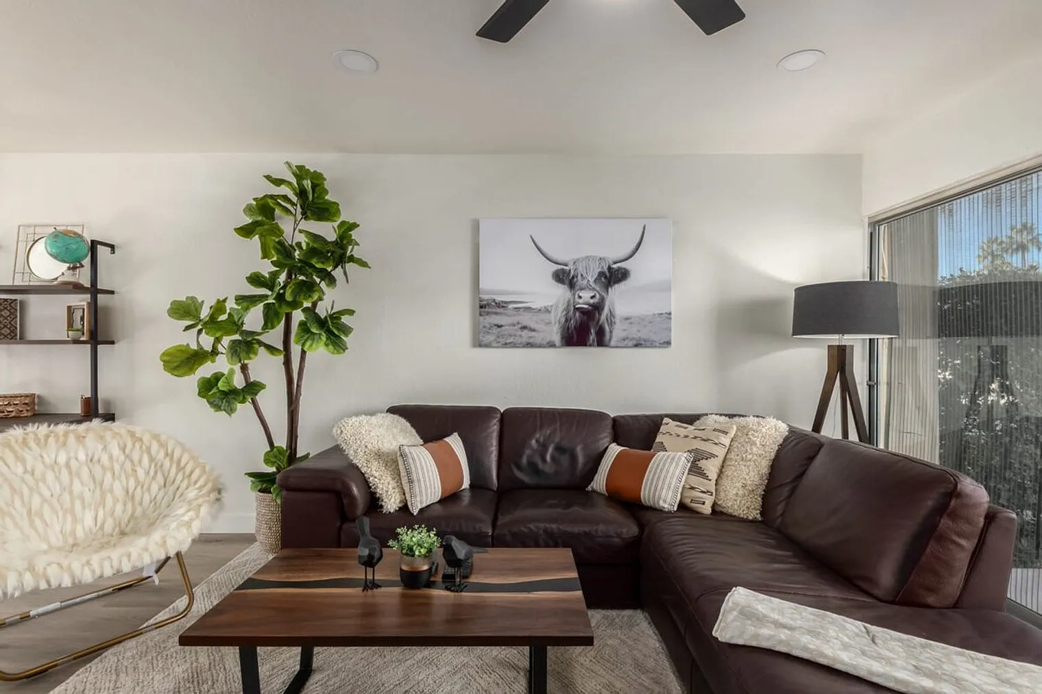 2 bed, 1.0 bath, 947 sqft, $2,258 — Photo 4