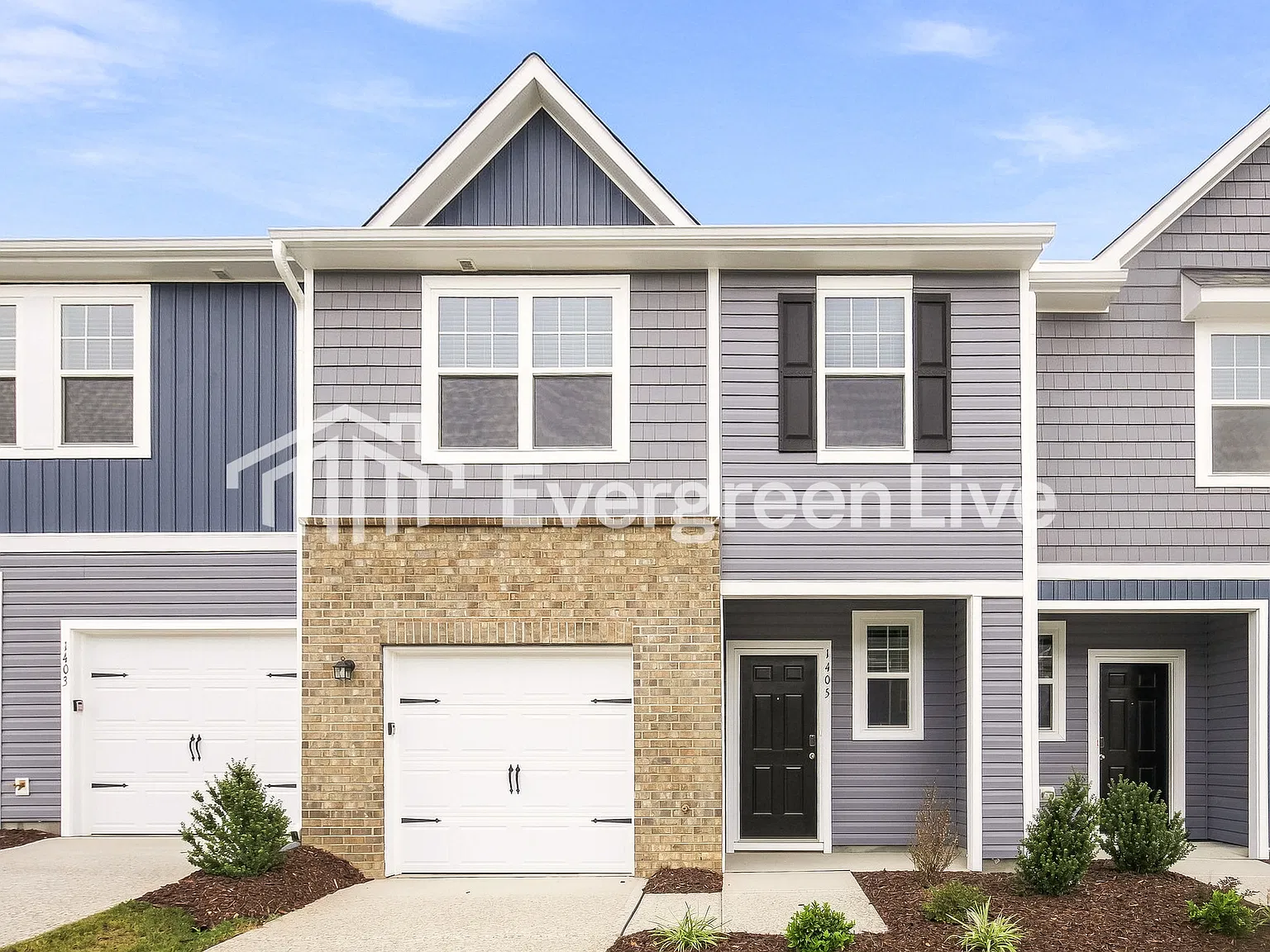 3 bed, 2.5 bath, 1421 sqft, $1,595 — Photo 2