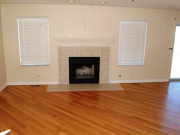 4th image of 2105 Greenview Dr