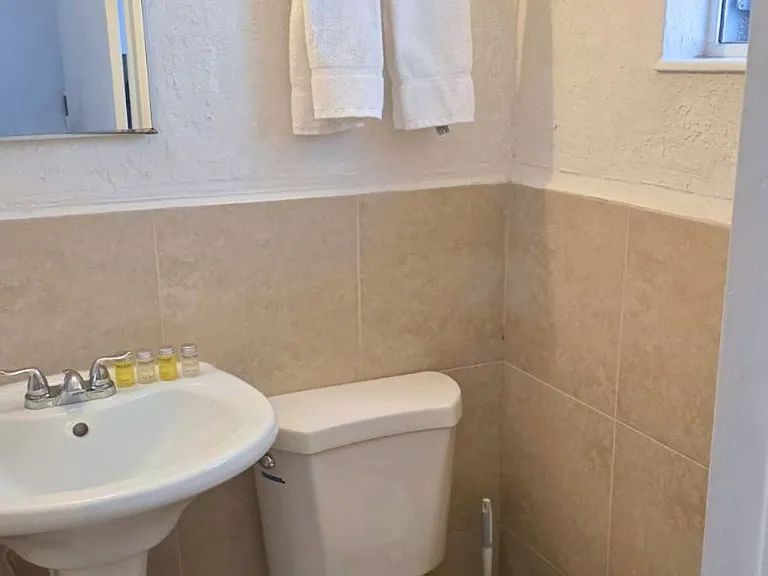 421 Sunset Dr #3 — Photo 4