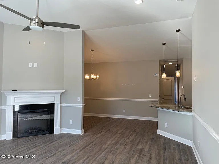 2308 Sweet Bay Dr #B — Photo 2