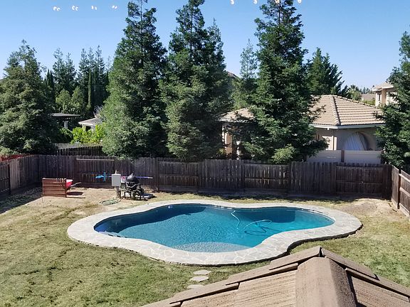 Huge >9000sf lot