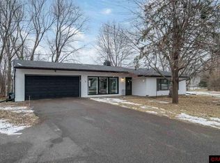 1425 Lone Oak Rd, Eagan, MN 55121