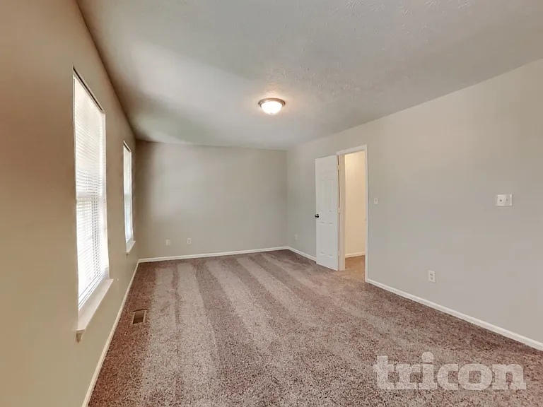 1464 Rebecca Ln — Photo 7