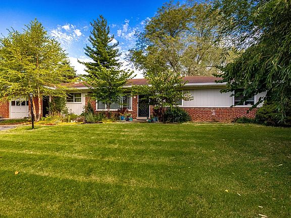2nd image of 49 Crestview Dr