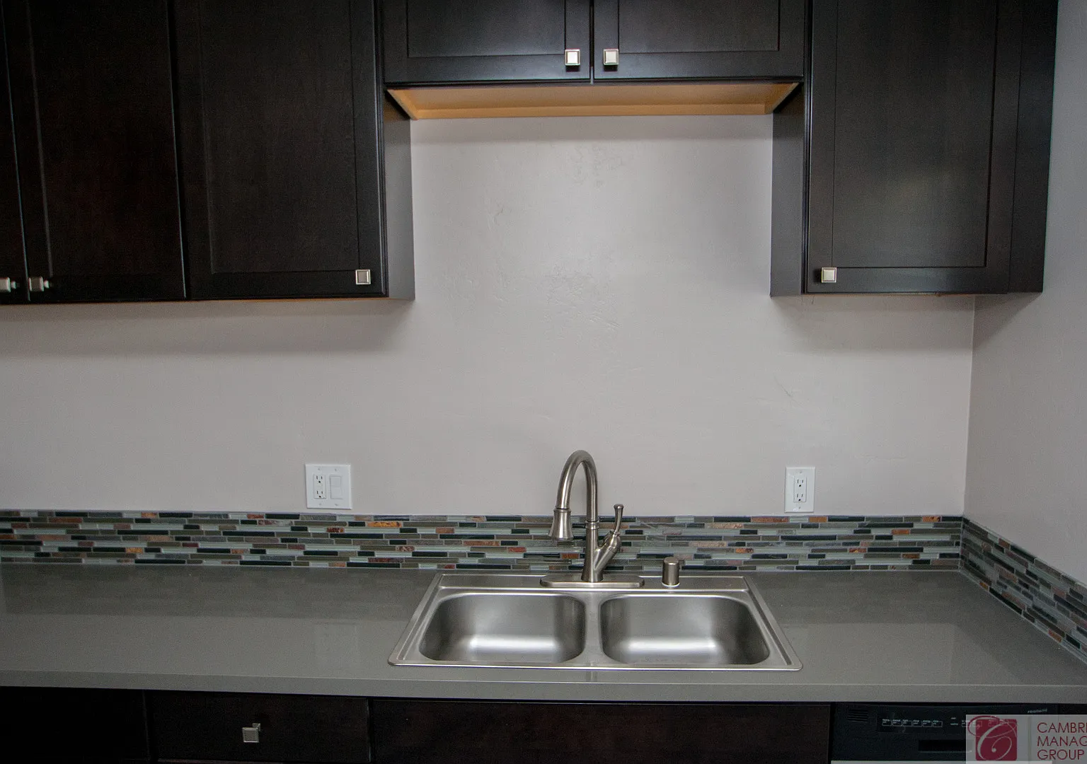3176-3182 Reynard Way — Photo 2