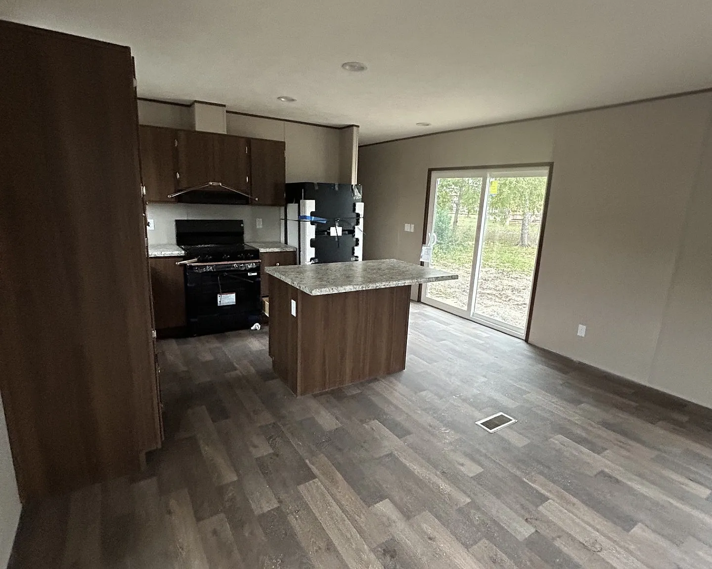 3 bed, 1160 sqft, $1,200 — Photo 2