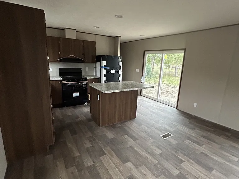 5621 Aberdeen Rd — Photo 2