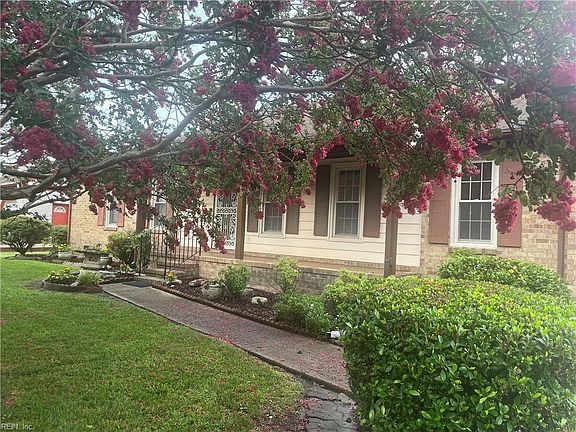 3rd image of 2113 Quaker Pl