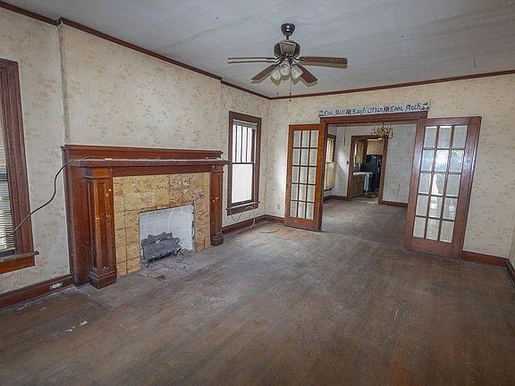 3rd image of 409 W 5th St