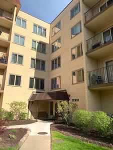 6433 W Belle Plaine Ave APT 209, Chicago, IL, 60634