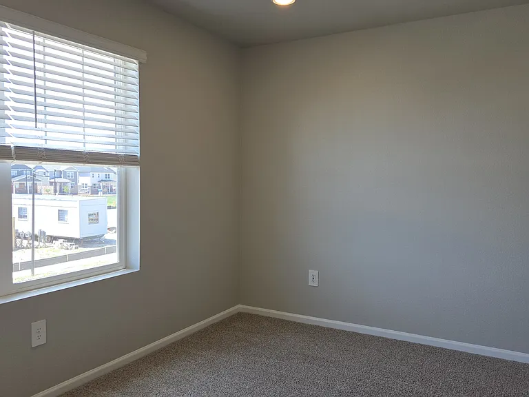 22465 E 7th Pl — Photo 31