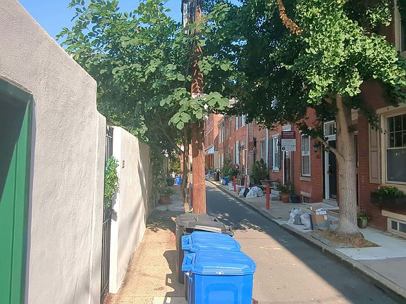 5th image of 127 Monroe St
