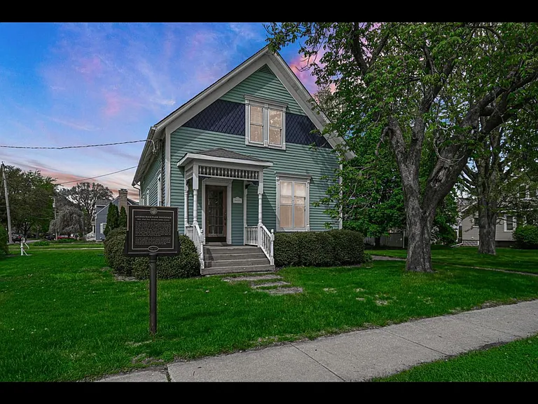 173rd Pl — Photo 2