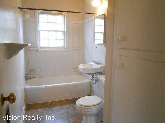 5th image of 120 Hadley Dr APT A