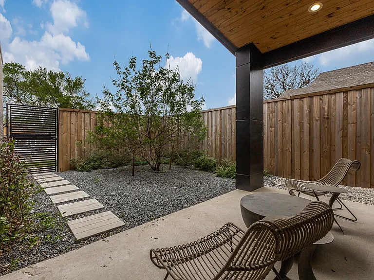 6023 Richmond Ave — Photo 6