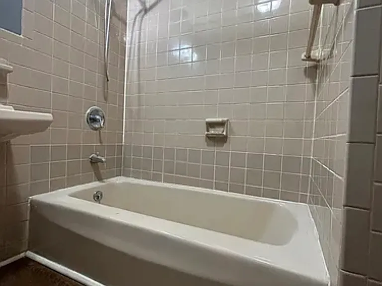 32 Chestnut St #18 — Photo 17
