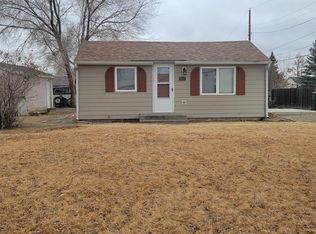 955 E Washington St, Powell, WY 82435