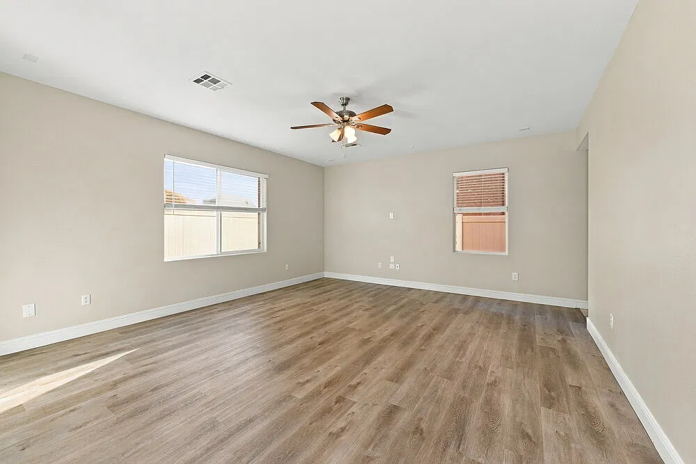 3 bed, 2.5 bath, 2124 sqft, $2,700 — Photo 4