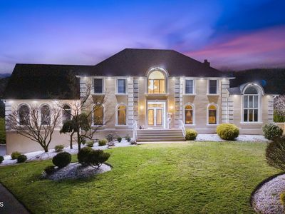 27 Nottinghill Court, Manalapan, NJ, 07726