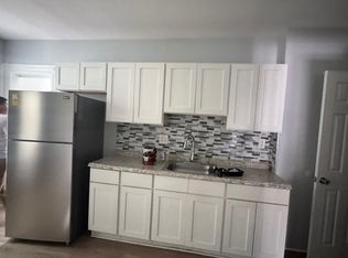 1018 Hancock Ave #2L, Bridgeport, CT 06605