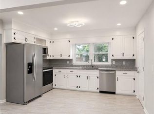 704 Lord Nelson Dr, Virginia Beach, VA 23464