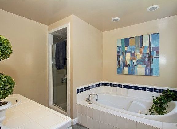 4th image of 12794 Camrose Ave
