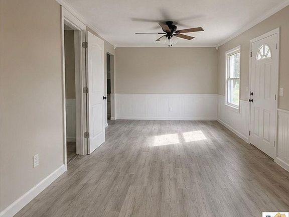 3rd image of 107 Beverly Dr