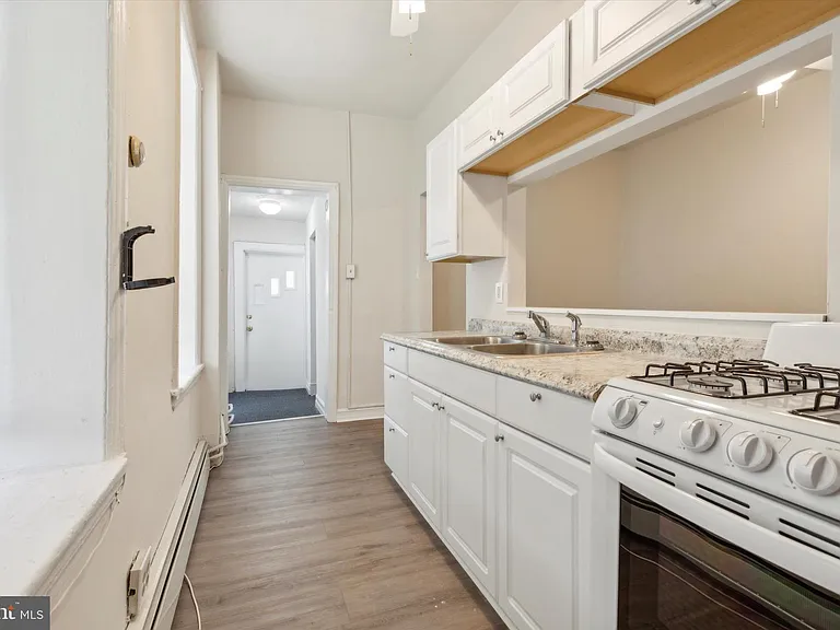 107 Walnut Ave #2 — Photo 3