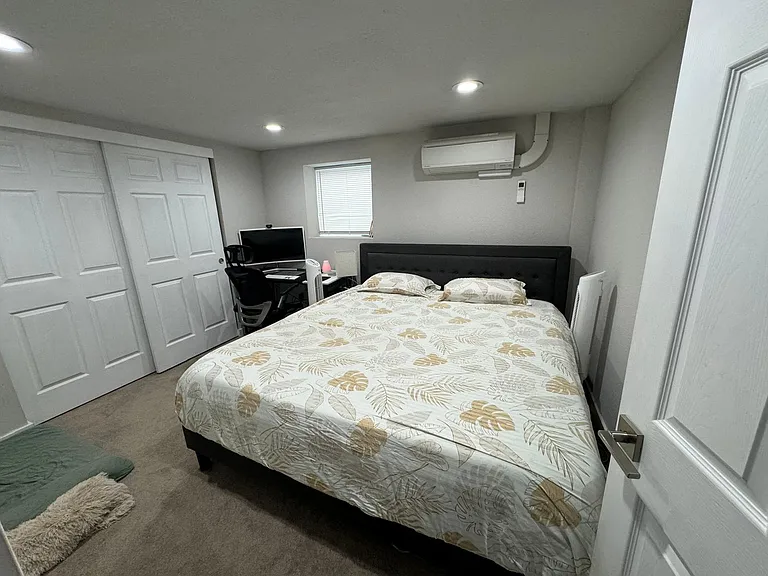 Bedroom with AC