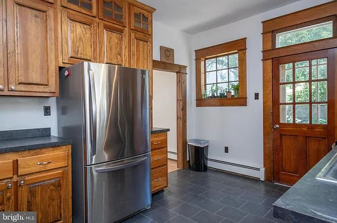 227 Walnut St — Photo 10