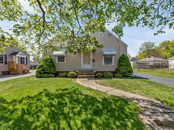 1162 Ada St, Akron, OH 44306