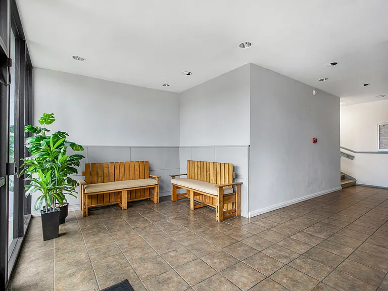 12221 San Vicente Blvd — Photo 42