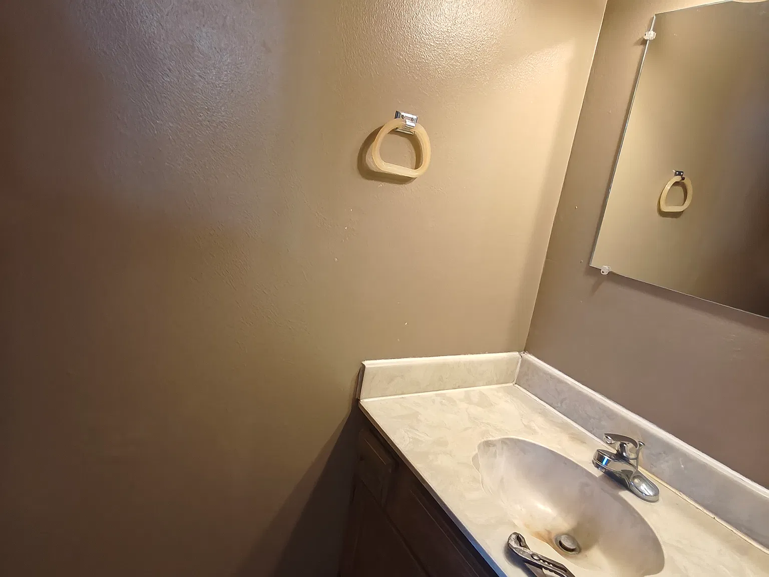 2 bed, 1.5 bath, 1100 sqft, $950 — Photo 2