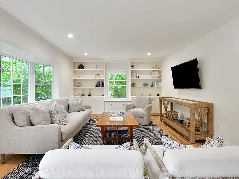 97 Wainscott Northwest Rd — Photo 16