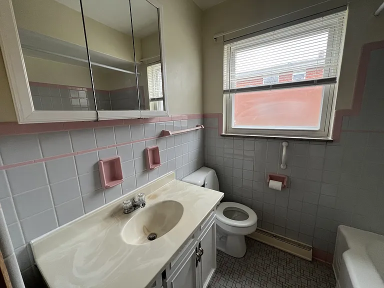 4760 Holiday Dr #1 — Photo 8