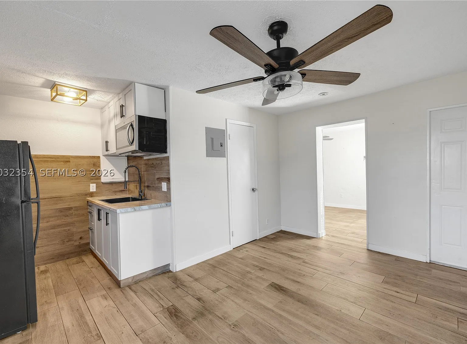 1 bed, 1.0 bath, 1505 sqft, $1,450 — Photo 2