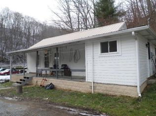 371 Windy Gap Rd, Aleppo, PA 15310