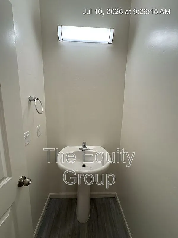 3 bed, 2.5 bath, $1,950 — Photo 4