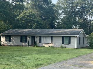 160 Meadowbrook Ln, Inman, SC 29349