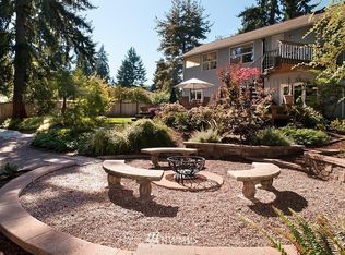 16022 34th Ave NE, Lake Forest Park, WA 98155