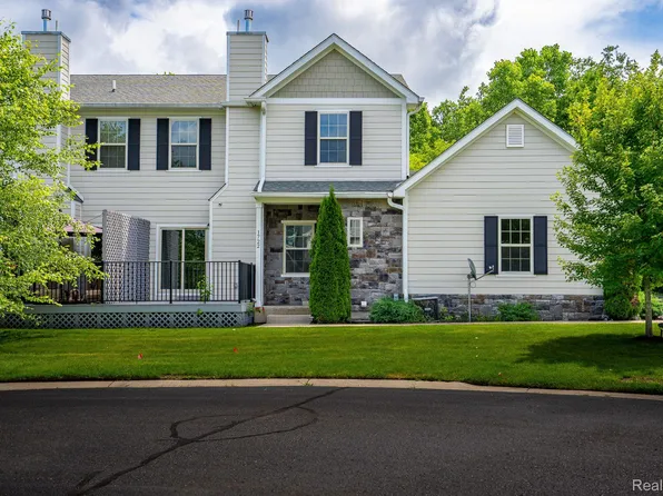 1722 Barrington #71, Lake Orion, MI 48360