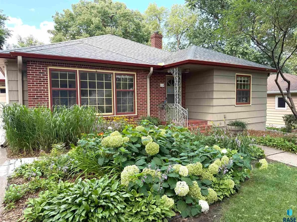 310 E 28th St, Sioux Falls, SD 57105
