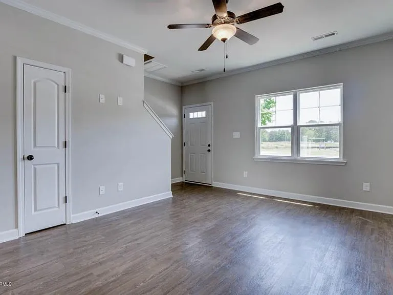 404 Justice Farm Dr — Photo 4