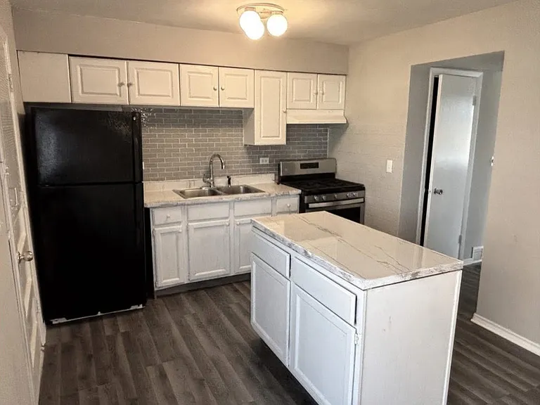 929 W North Ave #A — Photo 3